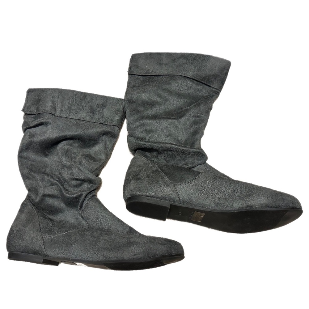 Women’s gray boots